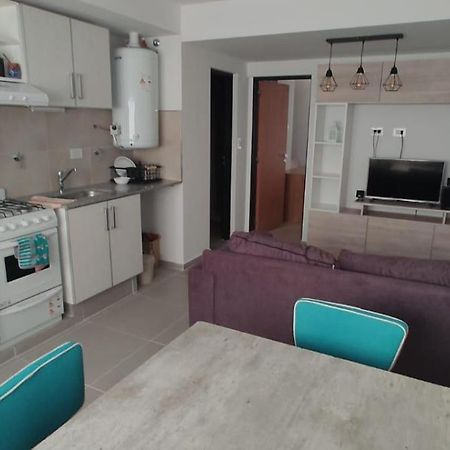 Departamento Calle Mendoza Albus -Acceso Rapido Ruta 22 General Roca Eksteriør billede